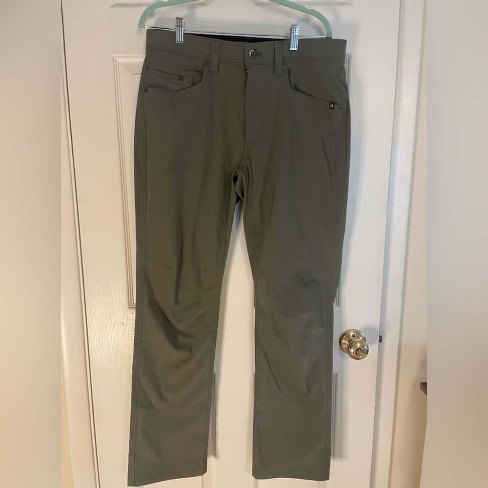 Men’s Eddie Bauer Army Green Pants Size 34 x 32